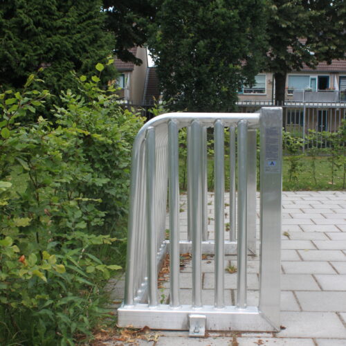 Antivandalisme doel 1.2 x 0.8m 12 Detail van de aluminium spijlconstructie van het antivandalisme doel 120 × 80 cm